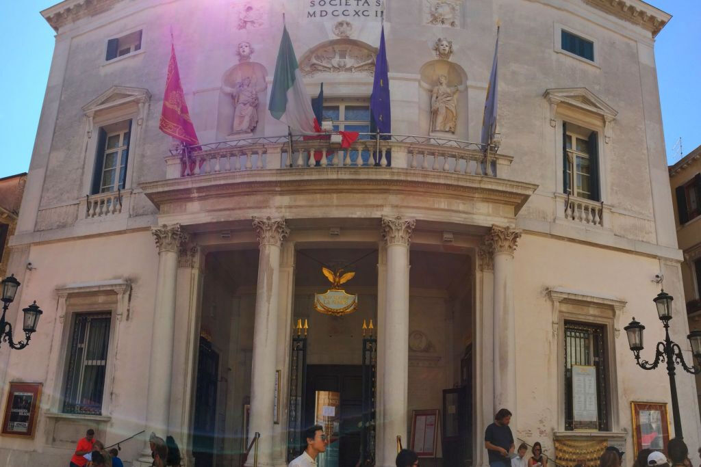 Veneza escondida: O incomum passeio a pé e de gôndola
