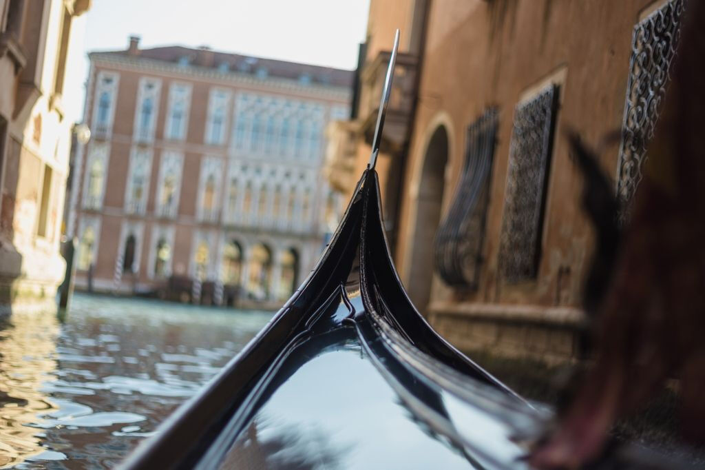 Hidden Venice: The Unusual Walking Tour & Gondola Ride