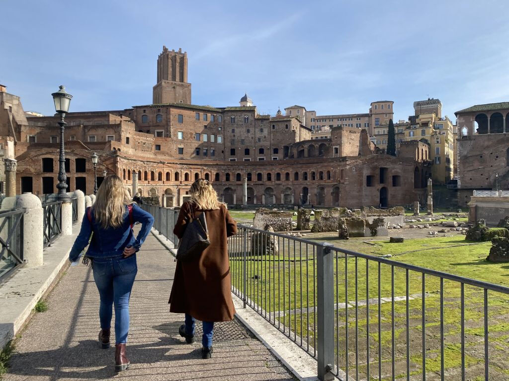 Le marché de Trajan avec vidéo multimédia