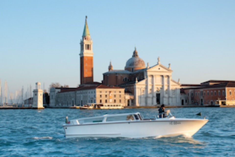Veneza: Táxi aquático para a Estação Santa Lucia a partir do Hotel