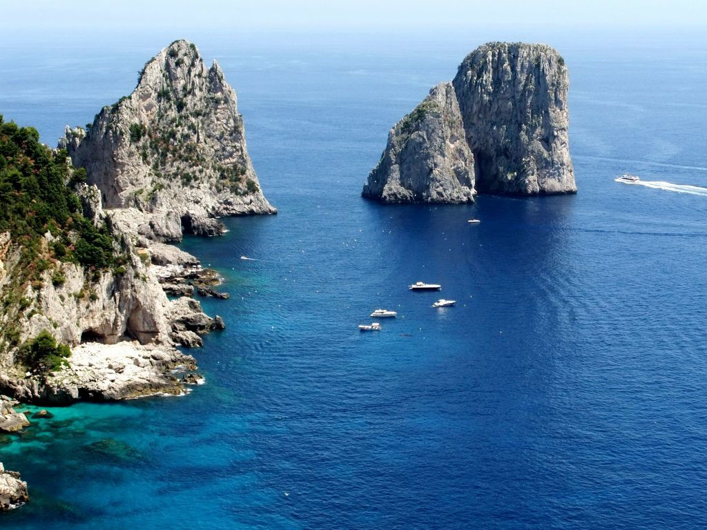 Costa a costa de Capri: excursão de barco