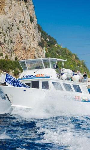 Excursión en barco por Capri de costa a costa