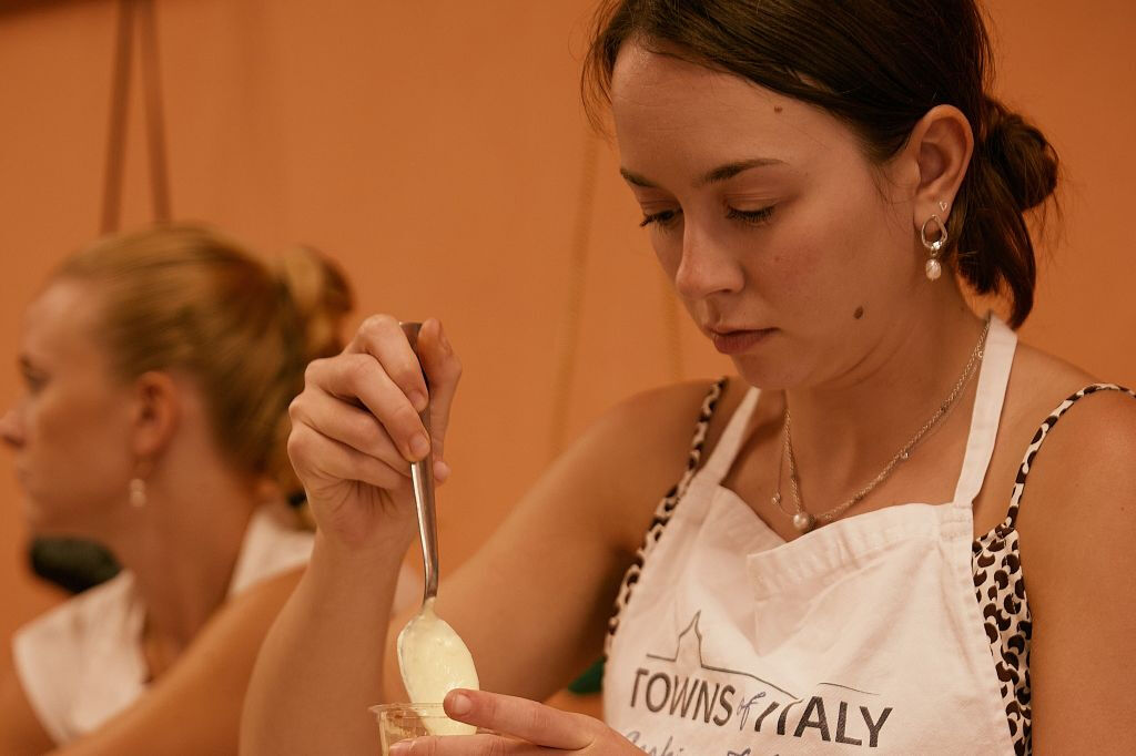 Florence: Pasta & Gelato Cooking Class