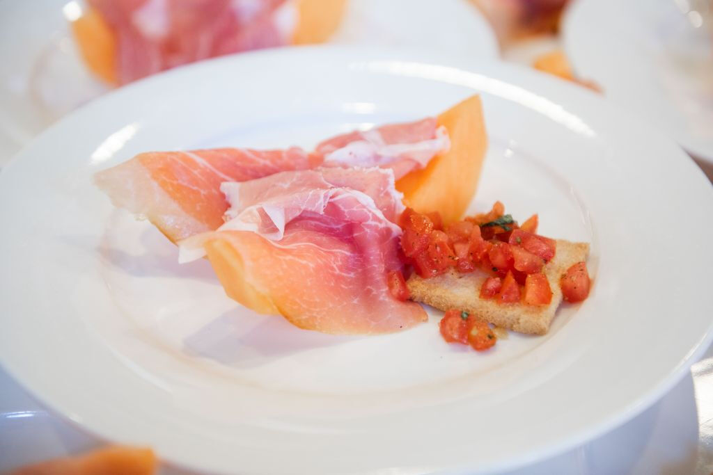 Lake Garda: 4-Hr Boat Tour with Scaliger Castles + Wine Tasting from Sirmione