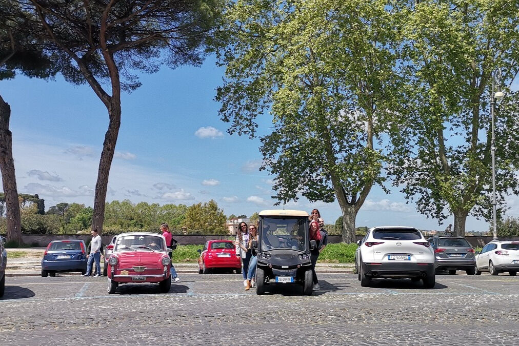 Rome: Panoramic Golf Cart Guided Tour