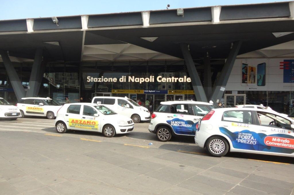 Napoli: Trasferimento in treno da/per Napoli Porta Nolana ed Ercolano