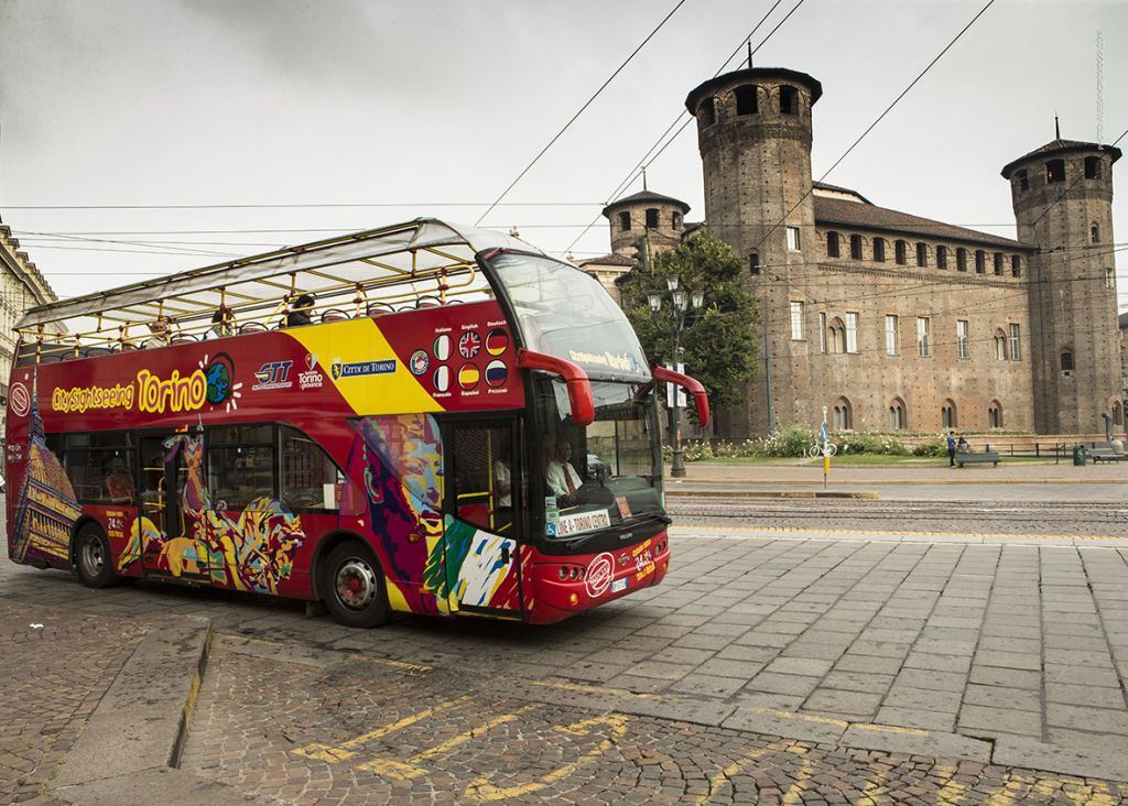 Turin : Musée national de l'automobile + visite en bus Hop-on Hop-off