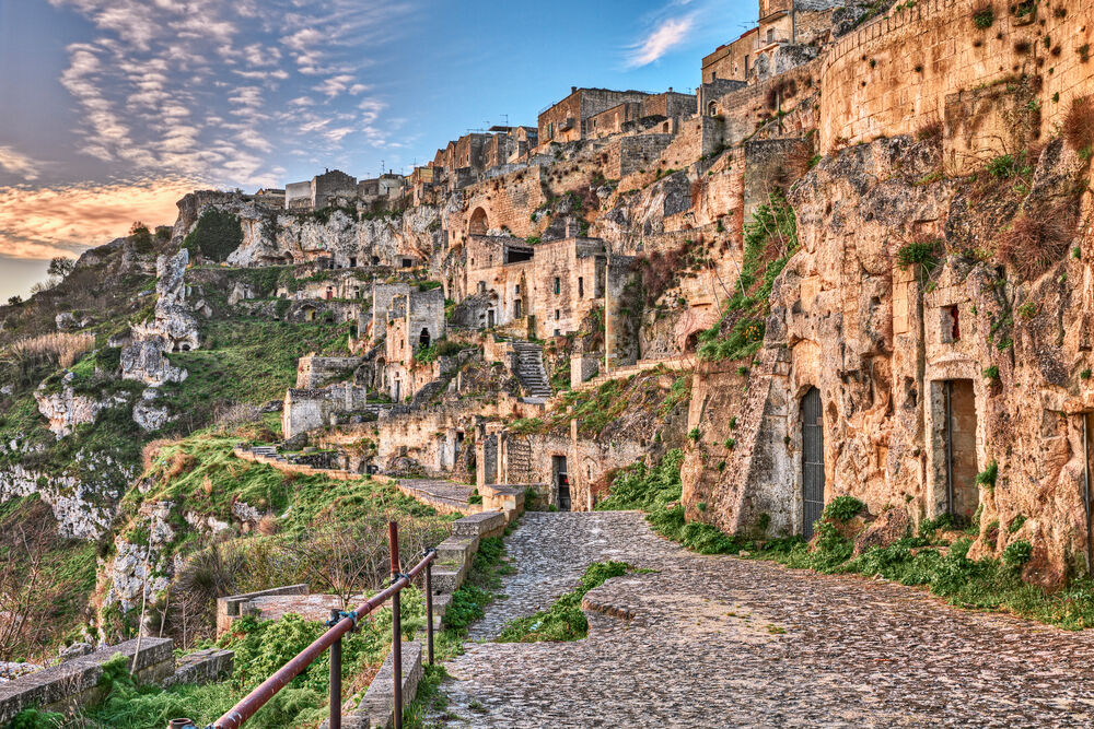 Matera Walking Tour in Italian