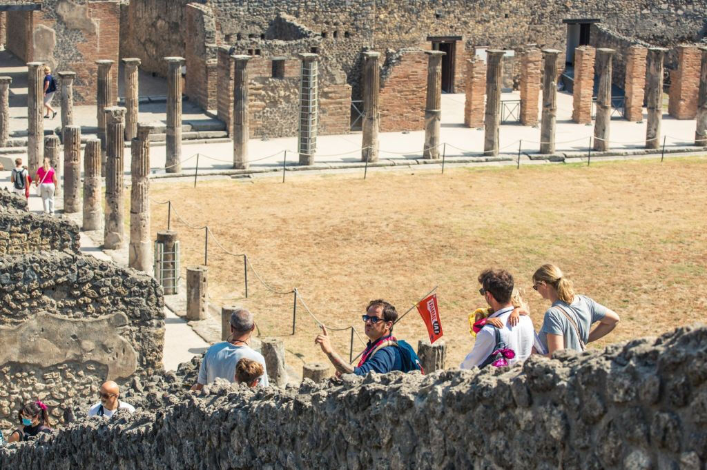 Pompei: Salta la fila e visita guidata + viaggio di andata e ritorno da Sorrento