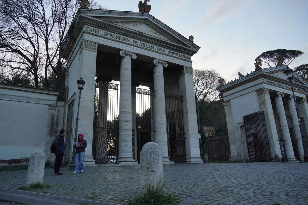 Pompeii: Skip The Line Entrance & Guided Tour + Lunch + Day Trip From Rome