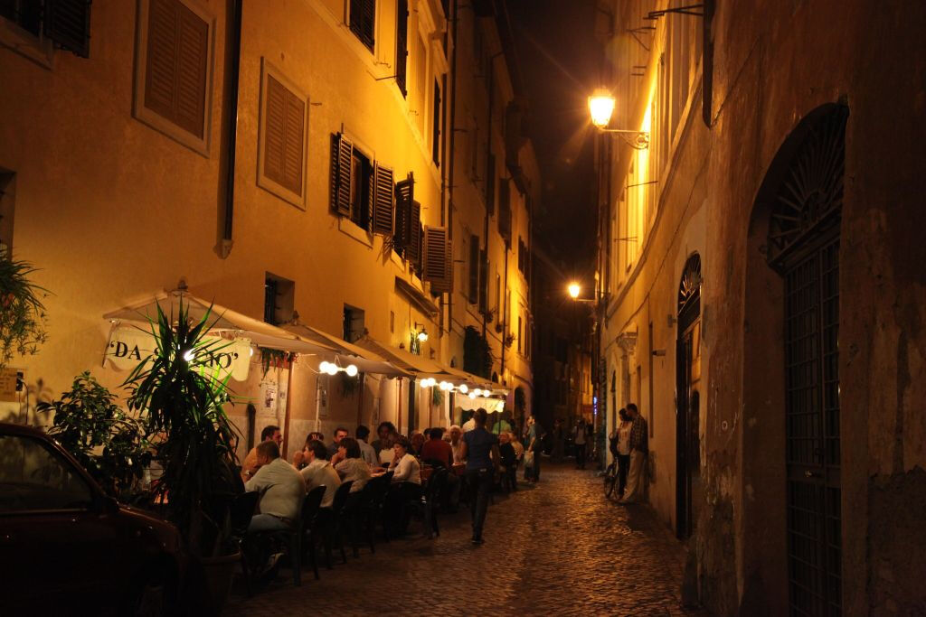 Rome: Ghosts and Mysteries Walking Tour by Night