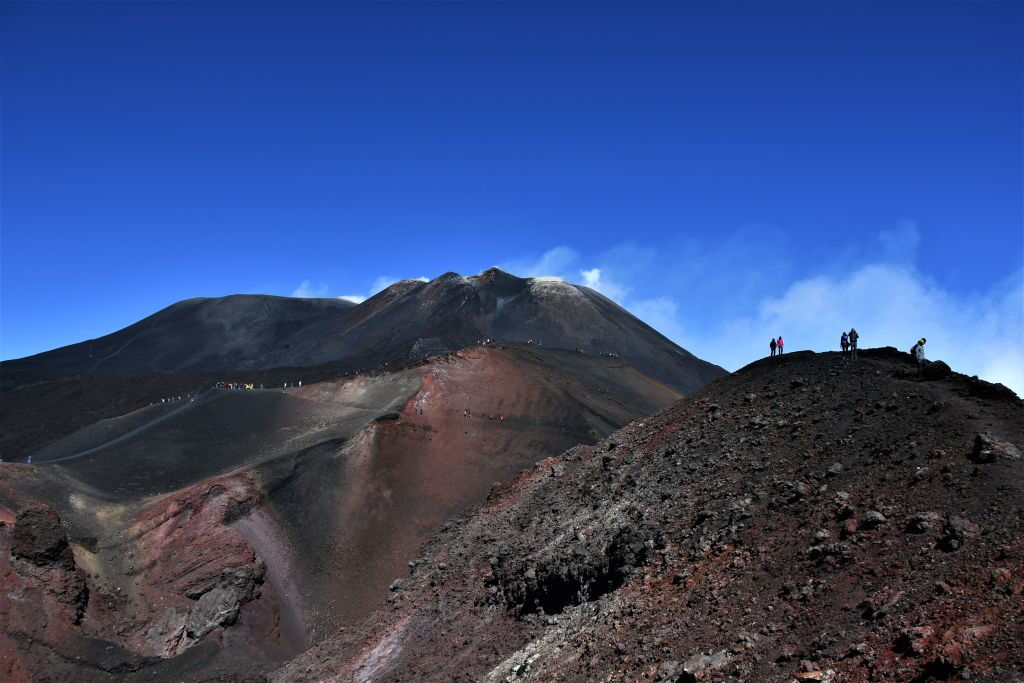 L'Etna: Trekking ai Crateri Sommitali dal Versante Nord