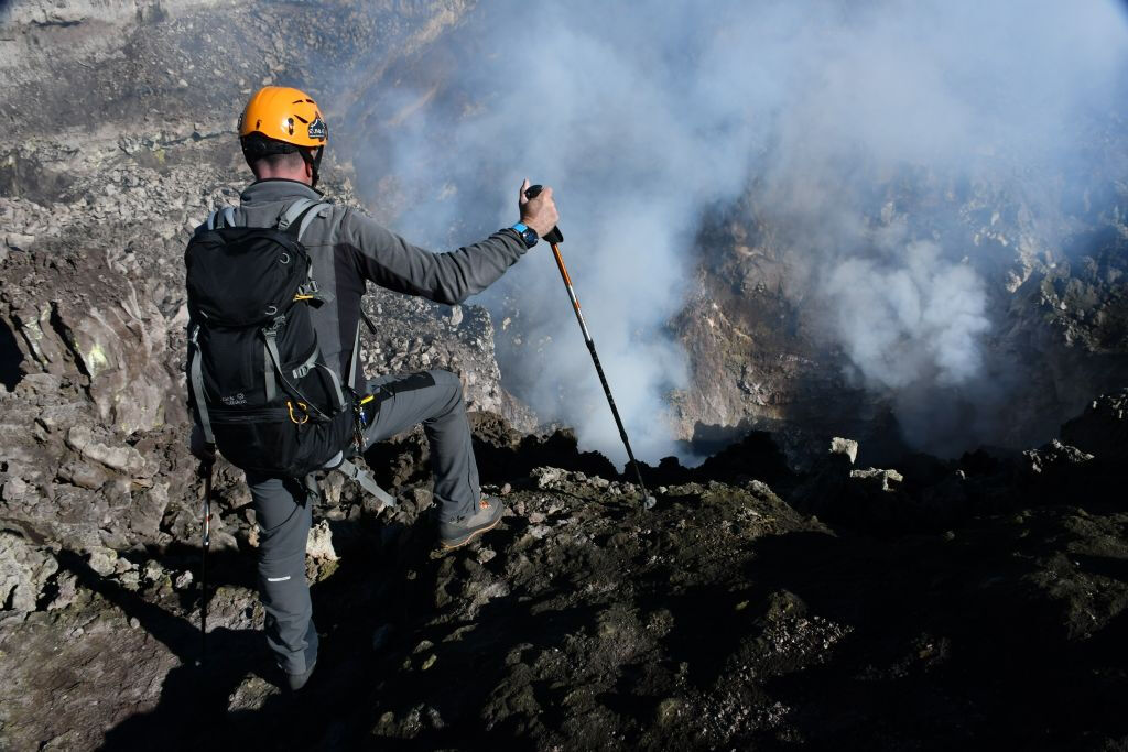 L'Etna: Trekking ai Crateri Sommitali dal Versante Nord