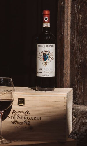 Siena: Degustazione VIP di vino, olio e cibo presso un vigneto toscano