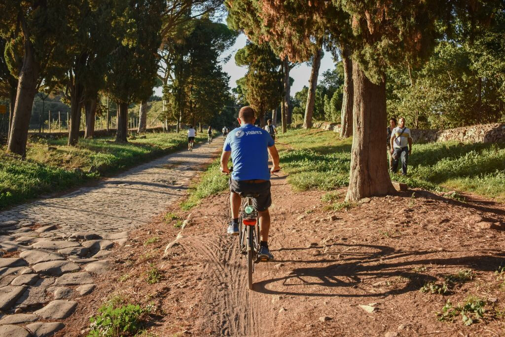 Rome: Appia Antica Day Bike Rental