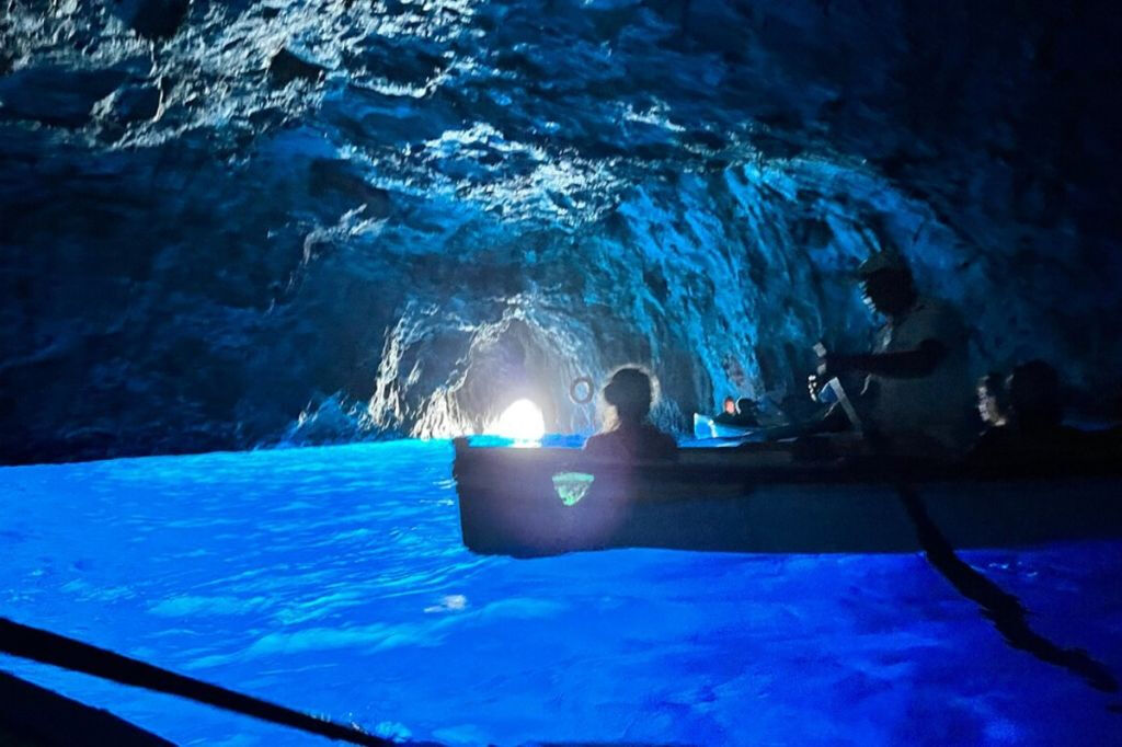 Ilha de Capri e Gruta Azul: excursão guiada para pequenos grupos + ida e volta de Nápoles