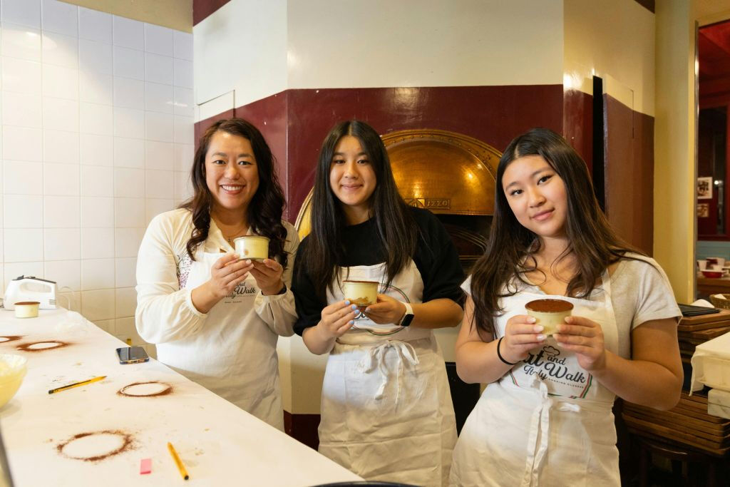 Rome: Tiramisu and Pizza Cooking Class