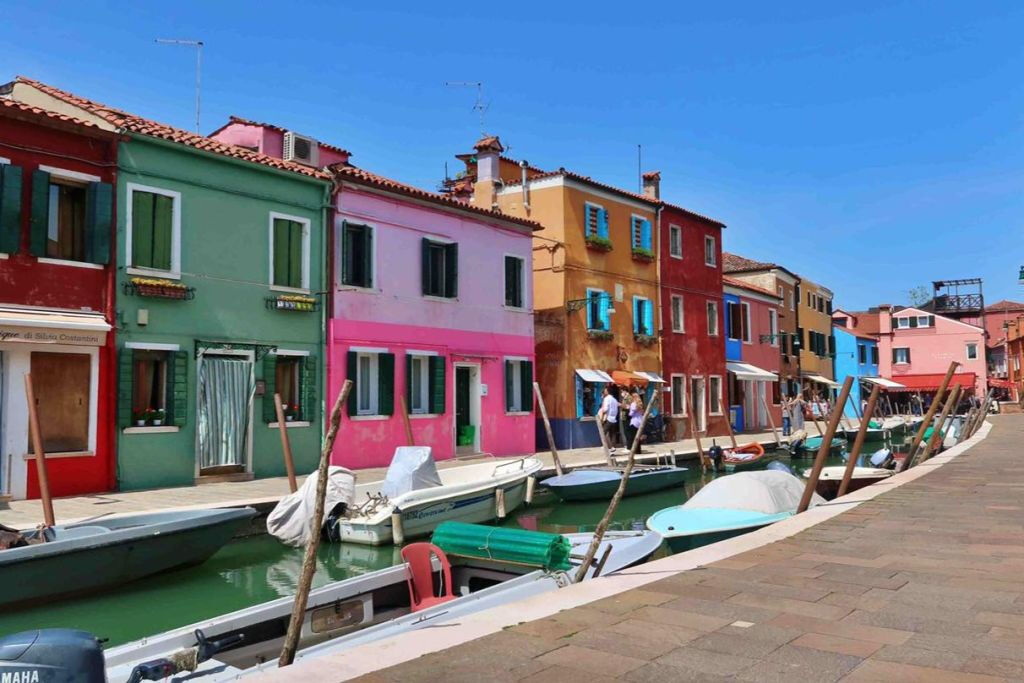 Murano e Burano: Passeio de barco de dia inteiro saindo da estação de trem