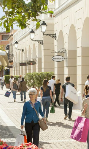 La Reggia Designer Outlet: Navetta Andata e Ritorno da Napoli