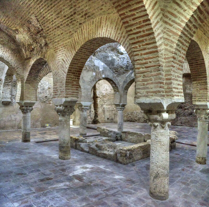 Visitas Guiadas en Jaén: Baños Árabes y Palacio de Villardompardo