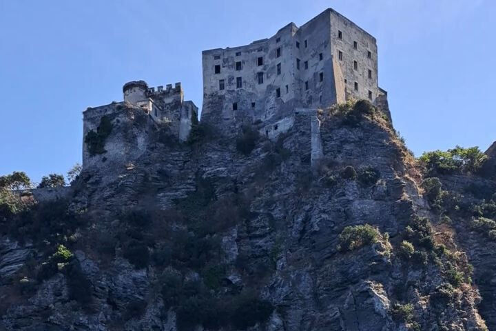 Ischia: Passeio diário de barco com almoço