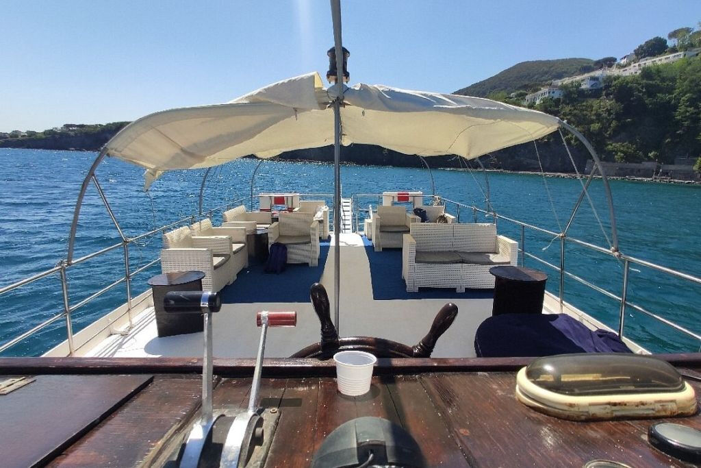 Ischia: Passeio diário de barco com almoço