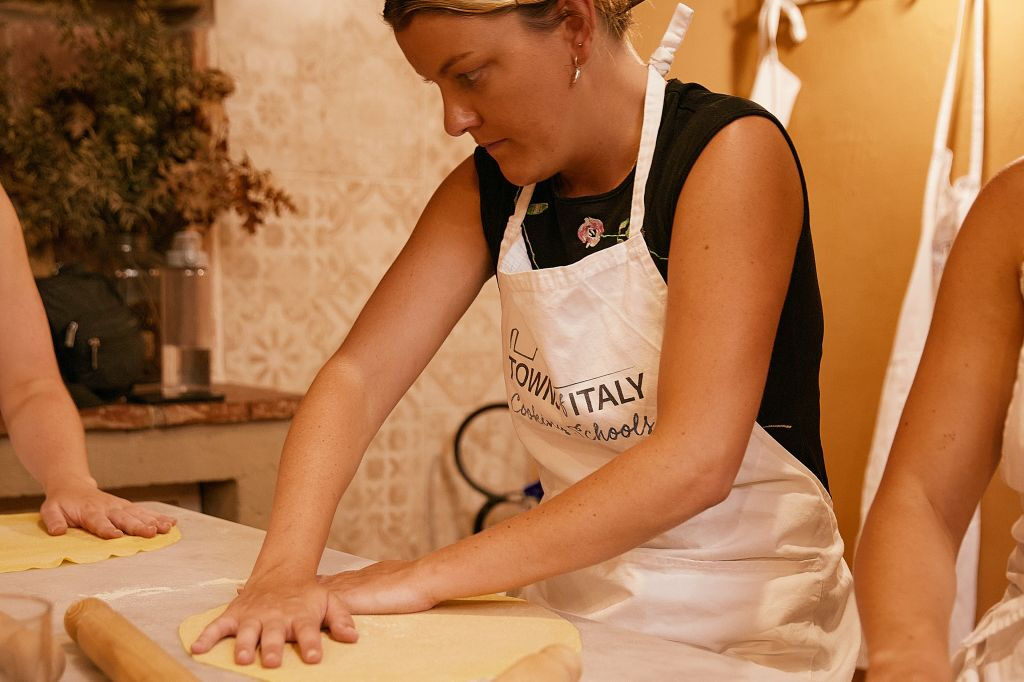 Florença: Tour gastronômico a pé + aula de culinária com vinho