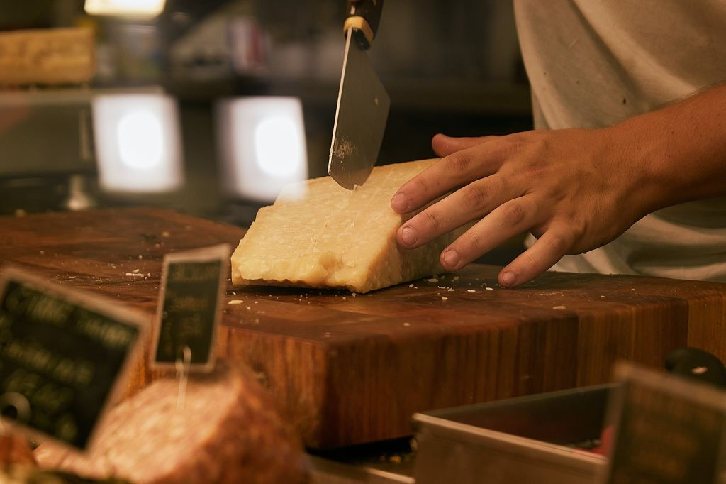 Florença: Tour gastronômico a pé + aula de culinária com vinho