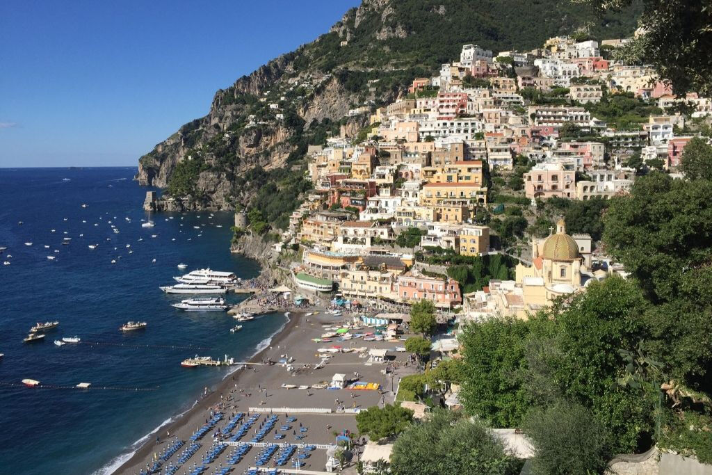 Amalfi + Positano: viagem de um dia saindo de Sorrento + passeio de barco para pequenos grupos