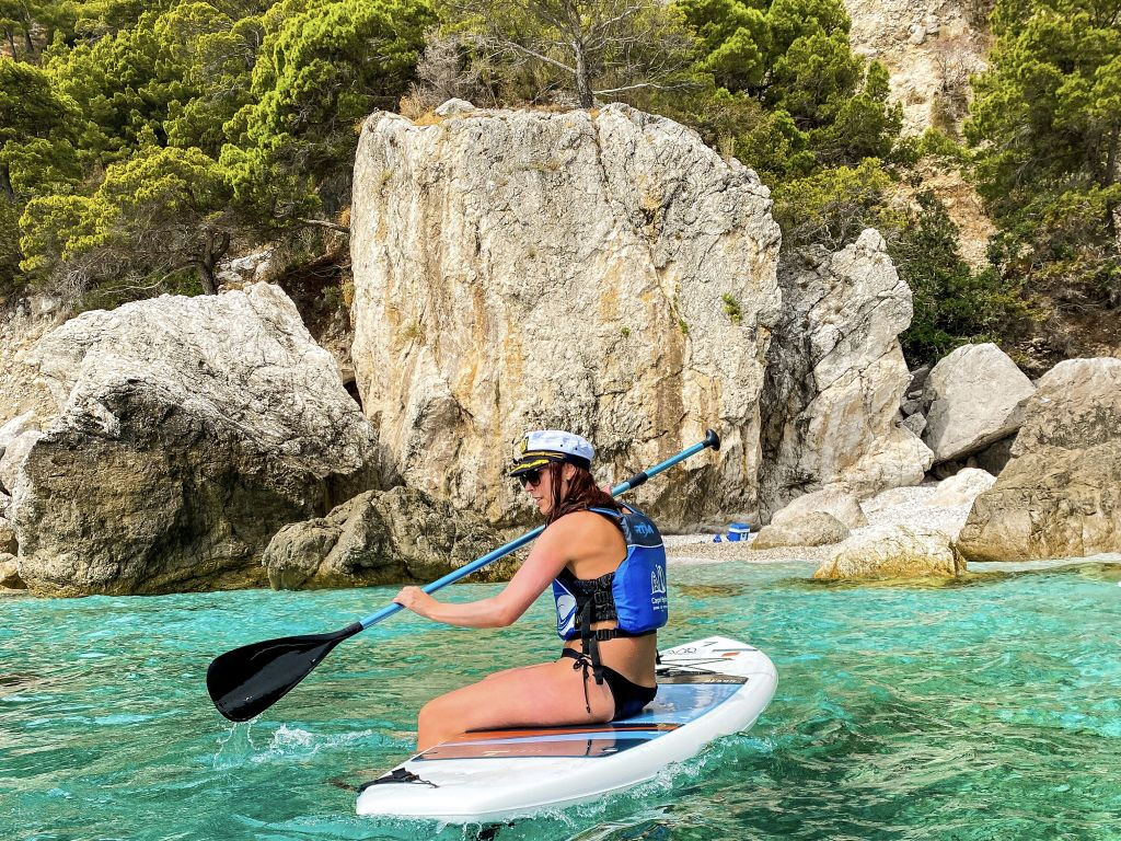 Excursão de Stand Up Paddle em Capri: Grutas e Praias