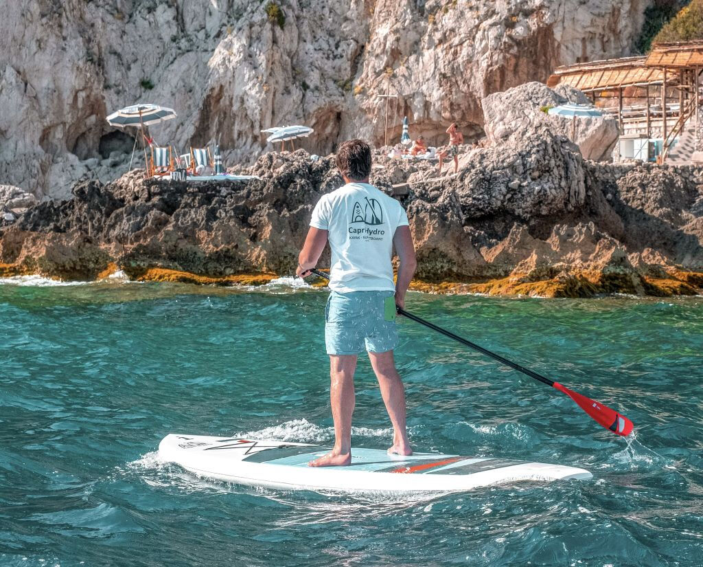 Excursão de Stand Up Paddle em Capri: Grutas e Praias
