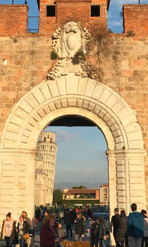 Pisa: Tour guidato della città e degustazione di vini