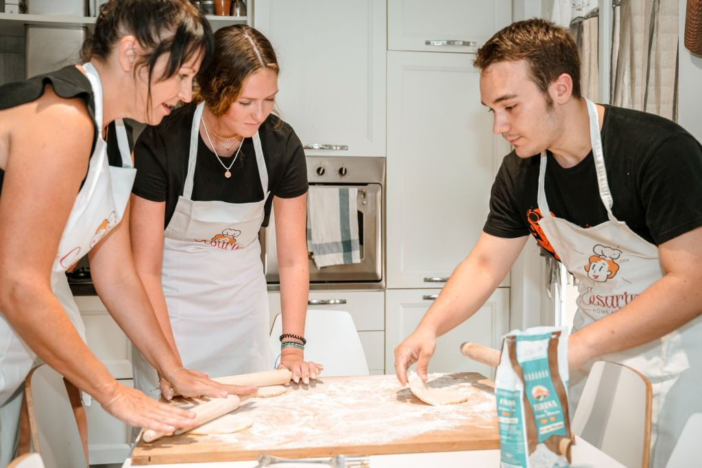Aula prática de culinária em Pompeia