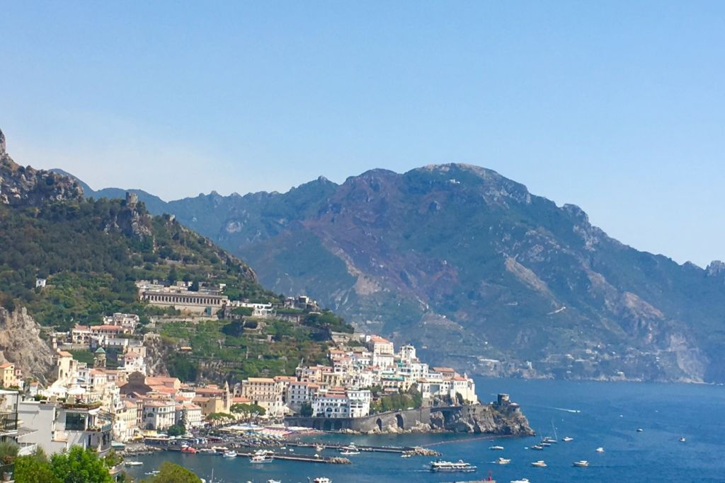 Positano et la côte amalfitaine : Excursion guidée d'une journée en train à grande vitesse au départ de Rome
