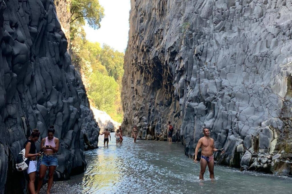 Tour dell'Etna e delle Gole di Alcantara in jeep di un giorno intero