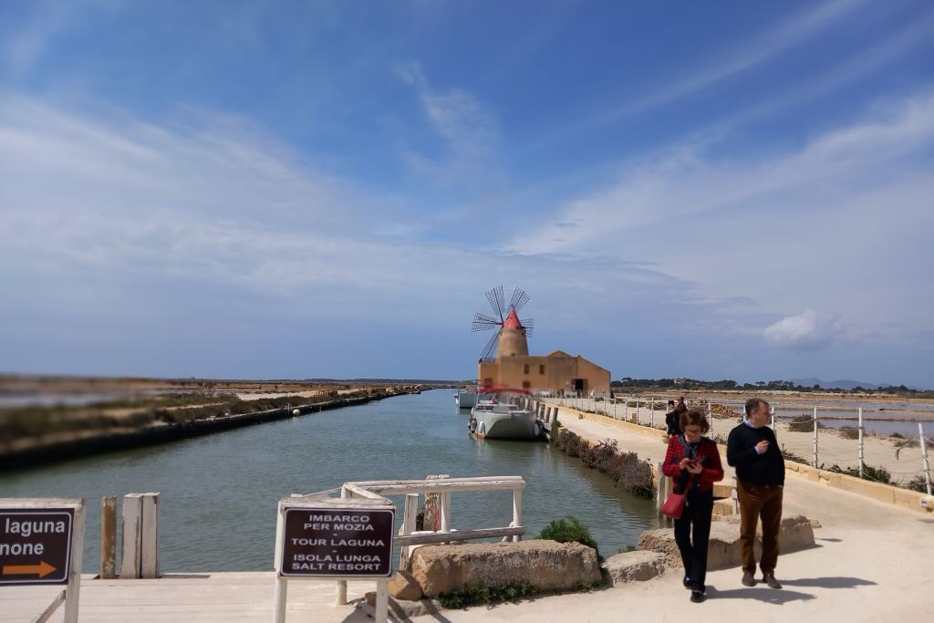 From Palermo: Day Trip to Erice + Sicilian Lunch + Granita Tasting + Salt Route