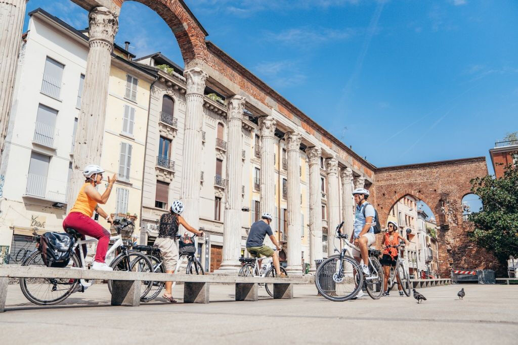 Milan: Grand City Highlights E-Bike Tour