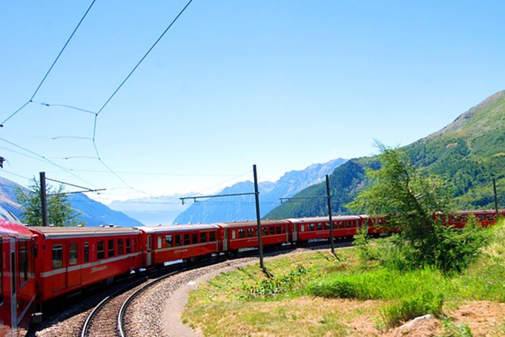 Expérience du train rouge de la Bernina au départ de Milan