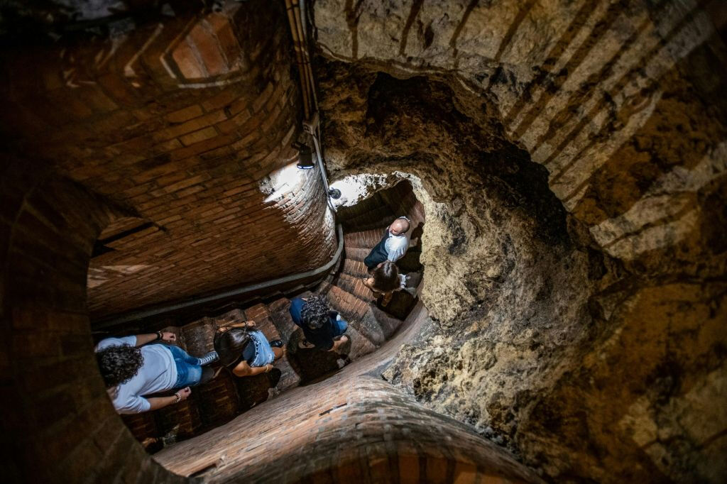 Montepulciano: Tour de degustação de vinhos em duas adegas históricas
