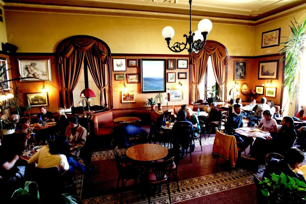 Terme di Chianciano: Giornata termale + degustazione di pasticceria o aperitivo presso un caffè storico