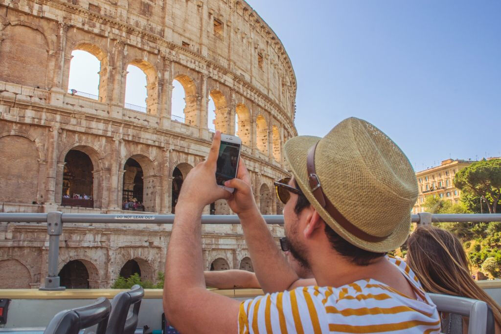 Roma: Tour in autobus Hop-on Hop-off + Trasferimento al porto di Civitavecchia