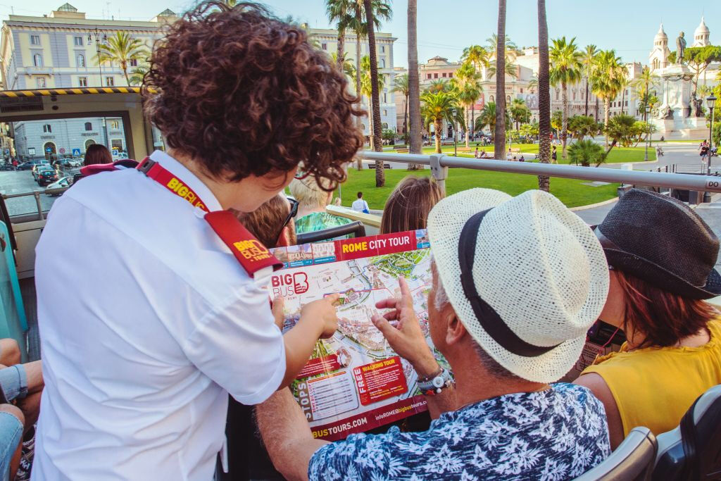 Roma: Tour in autobus Hop-on Hop-off + Trasferimento al porto di Civitavecchia