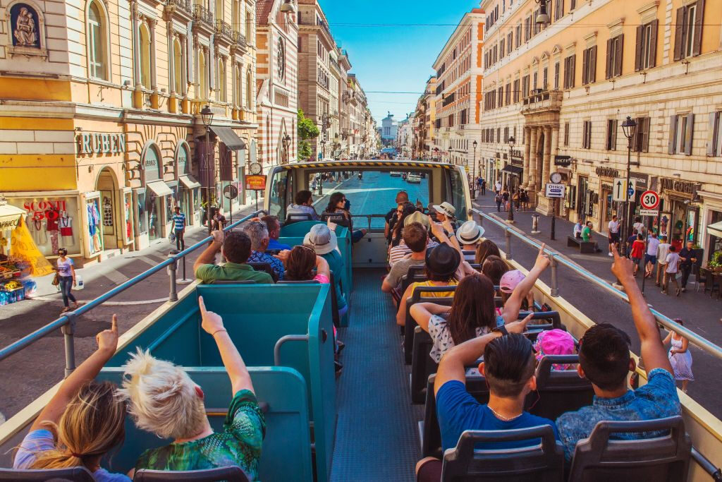 Roma: Tour in autobus Hop-on Hop-off + Trasferimento al porto di Civitavecchia