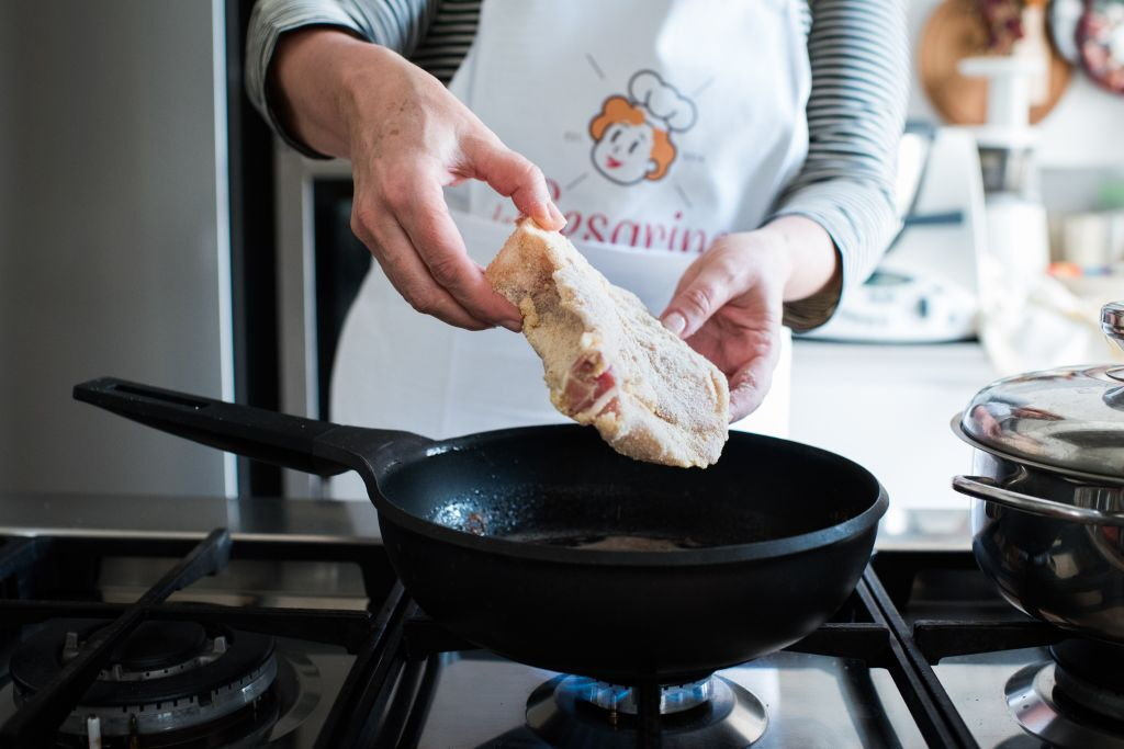 Milano: Tour del mercato ed esperienza culinaria a casa di un locale