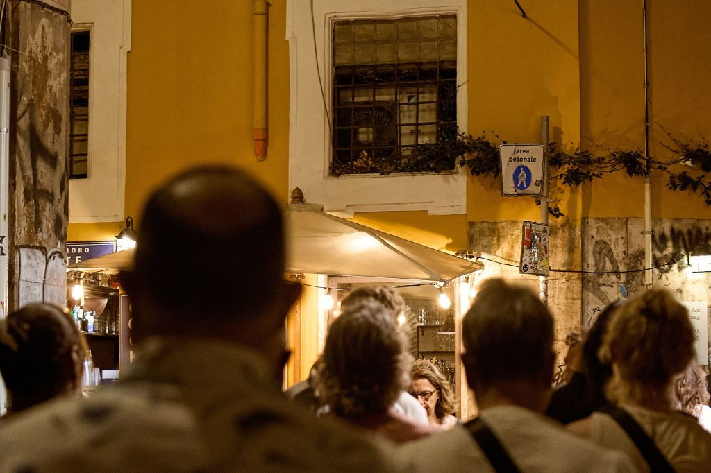 Roma: Tour gastronômico noturno para pequenos grupos