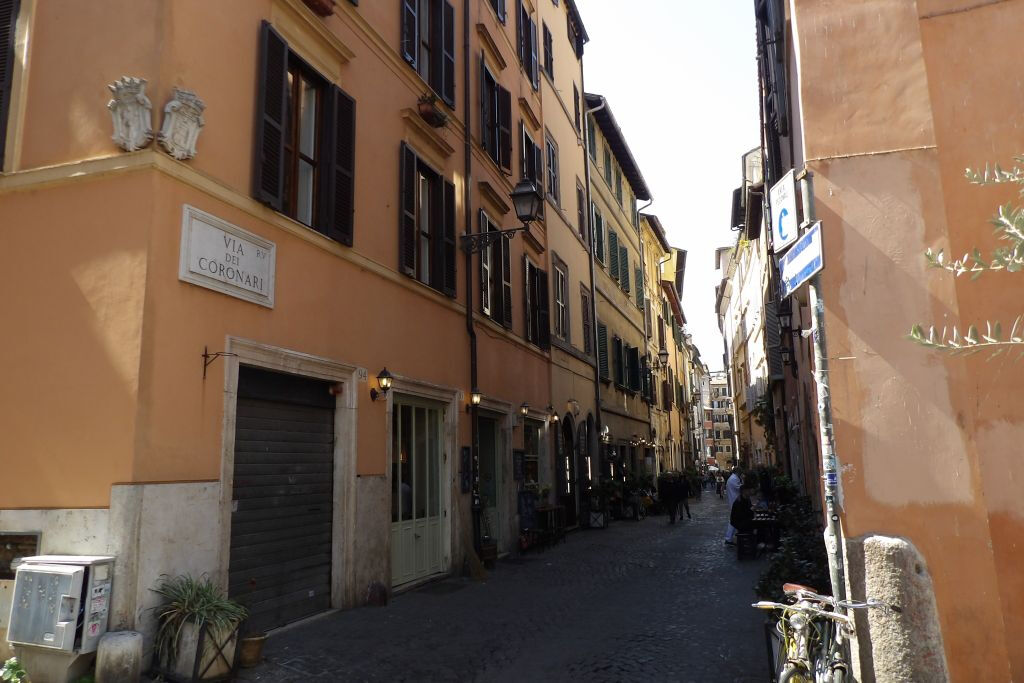 Rome: Famous Squares and Fountains Walking Tour