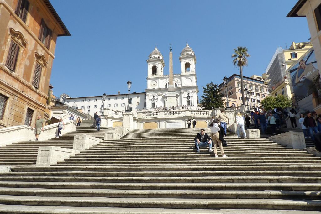 Rome: Famous Squares and Fountains Walking Tour