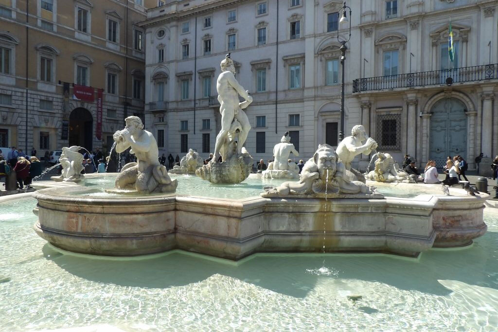 Rome: Famous Squares and Fountains Walking Tour