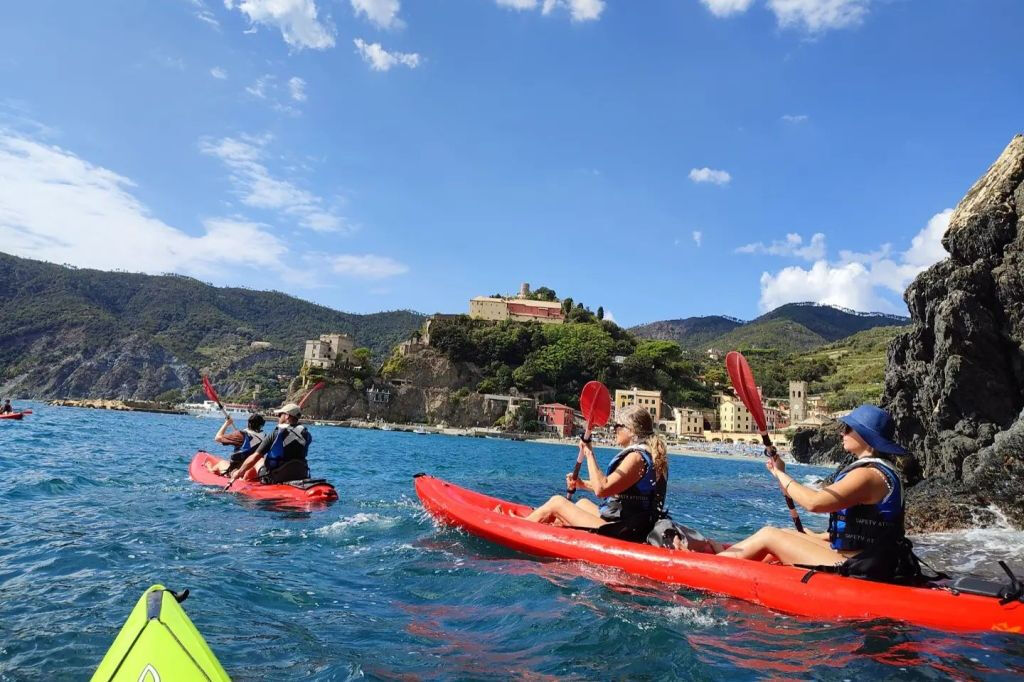 Excursión en Kayak: Monterosso + Snorkel