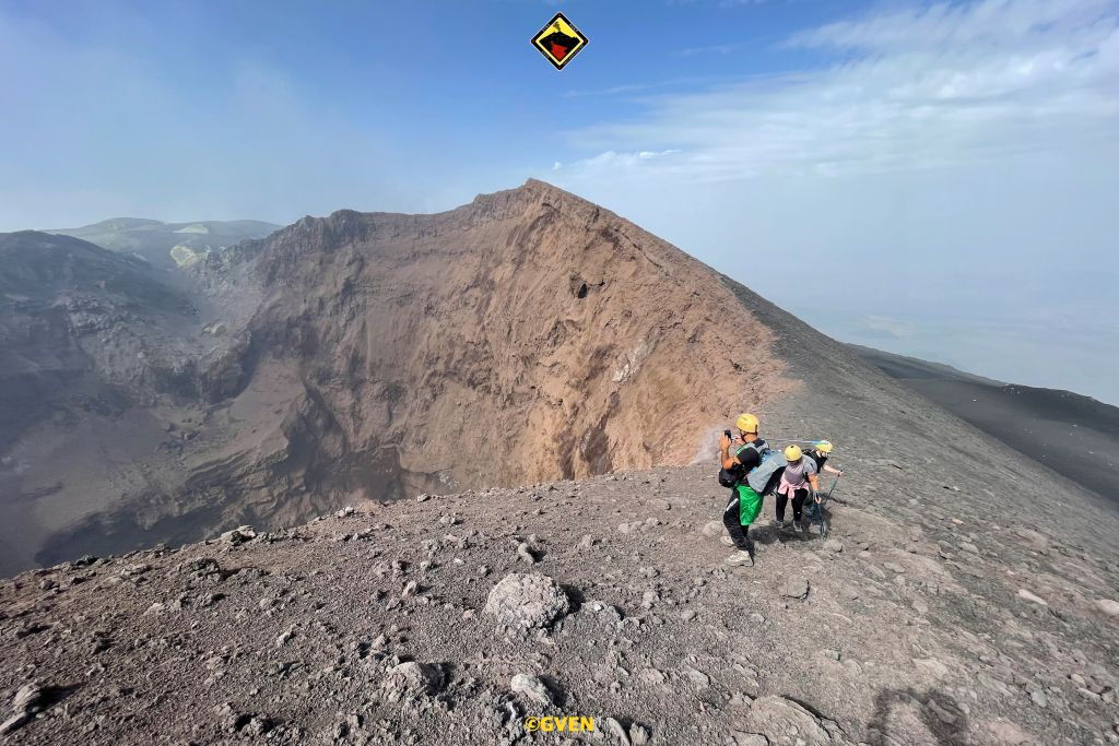 Excursion au sommet de l'Etna Nord en 4x4 + retour à pied